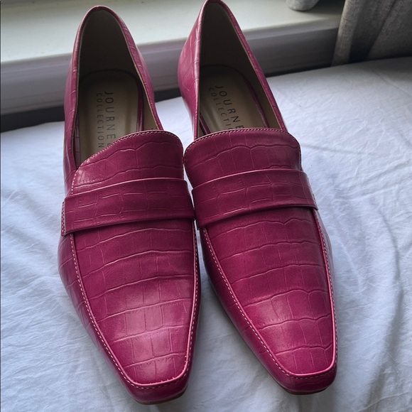 Kitten heel hot pink loafer style NWT sz 9.5 - Picture 2 of 13